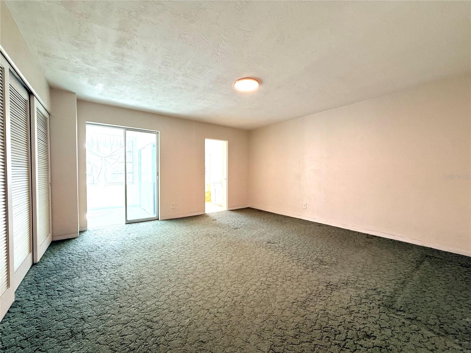 ON TOP OF THE WORLD - Residential