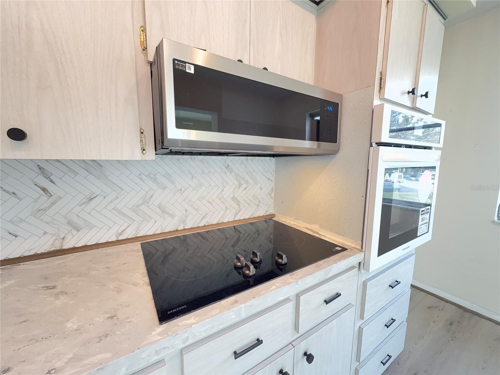 ON TOP OF THE WORLD - Residential