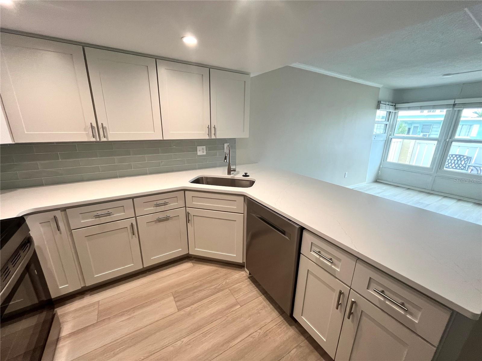 PENTHOUSE SHORES CONDO - Residential