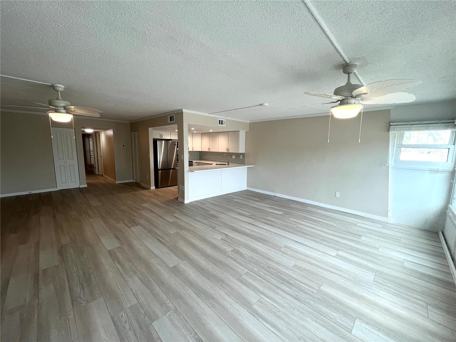 PENTHOUSE SHORES CONDO - Residential