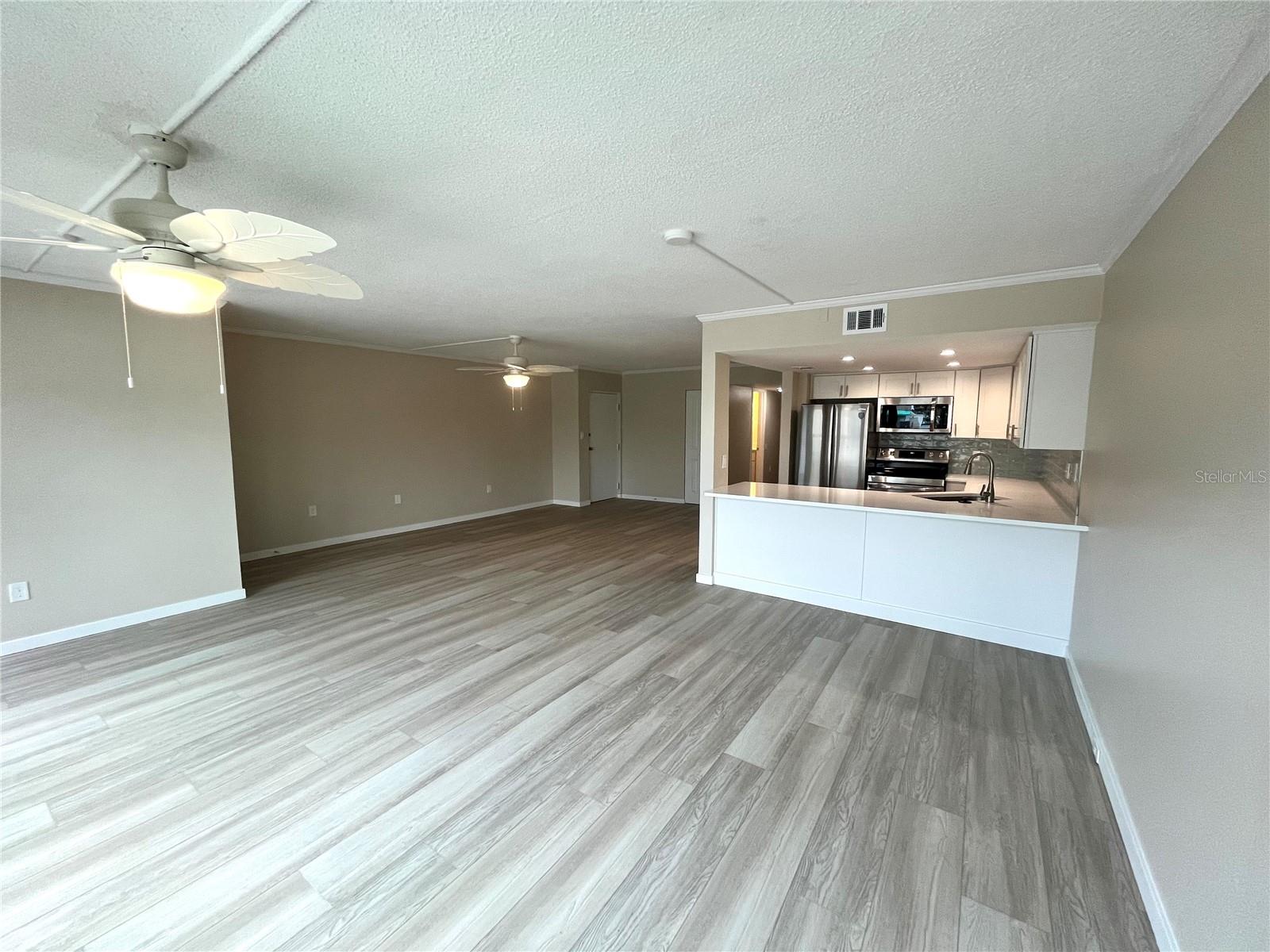 PENTHOUSE SHORES CONDO - Residential