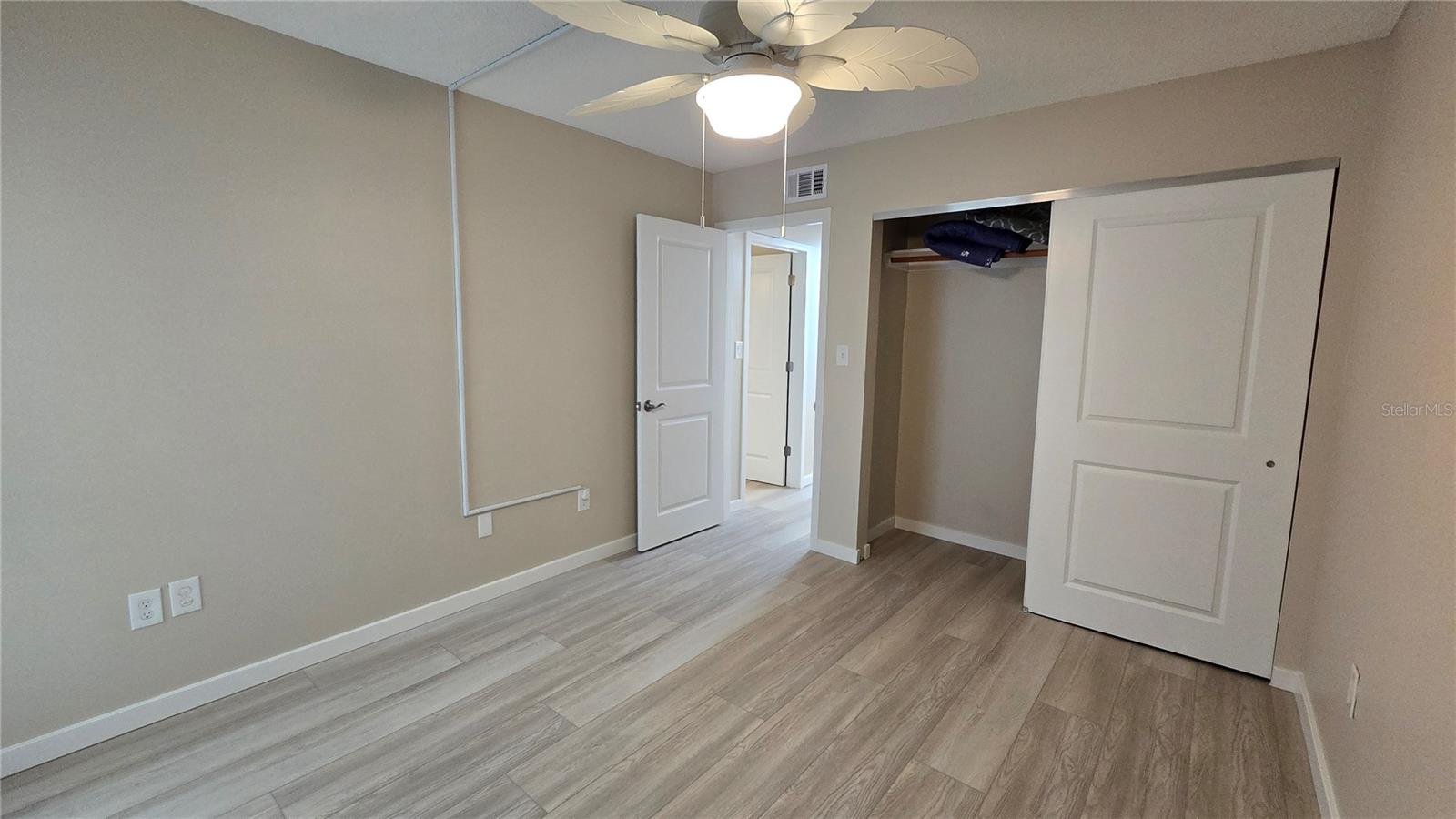 PENTHOUSE SHORES CONDO - Residential