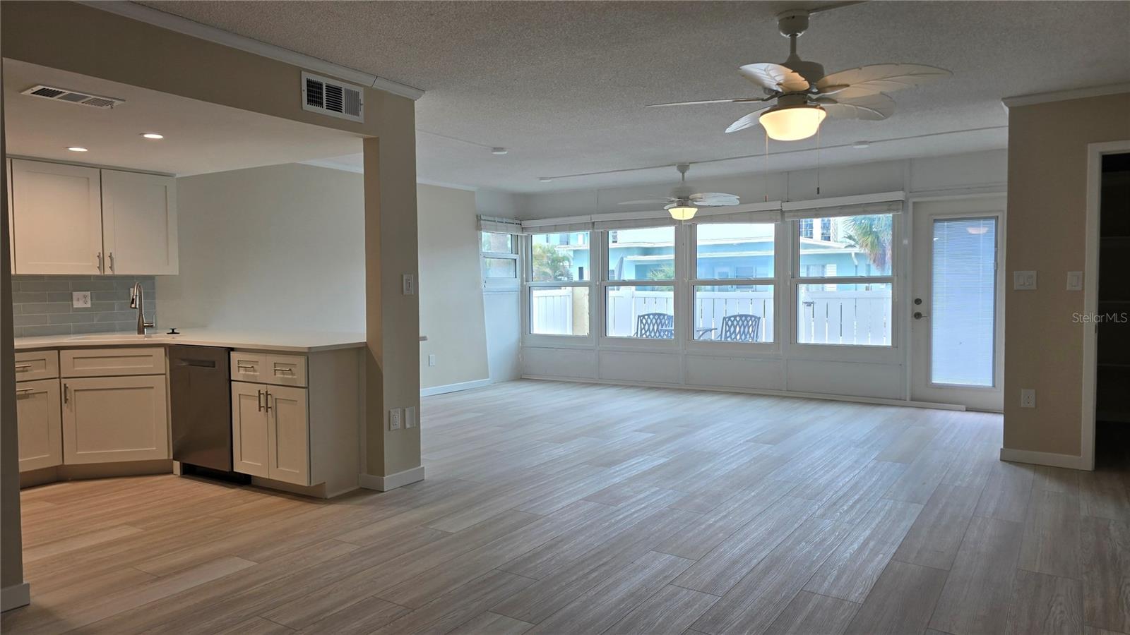 PENTHOUSE SHORES CONDO - Residential