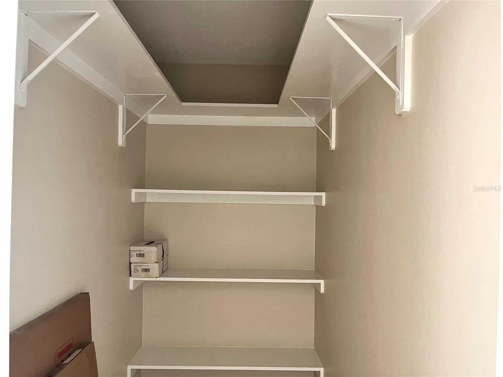 PENTHOUSE SHORES CONDO - Residential