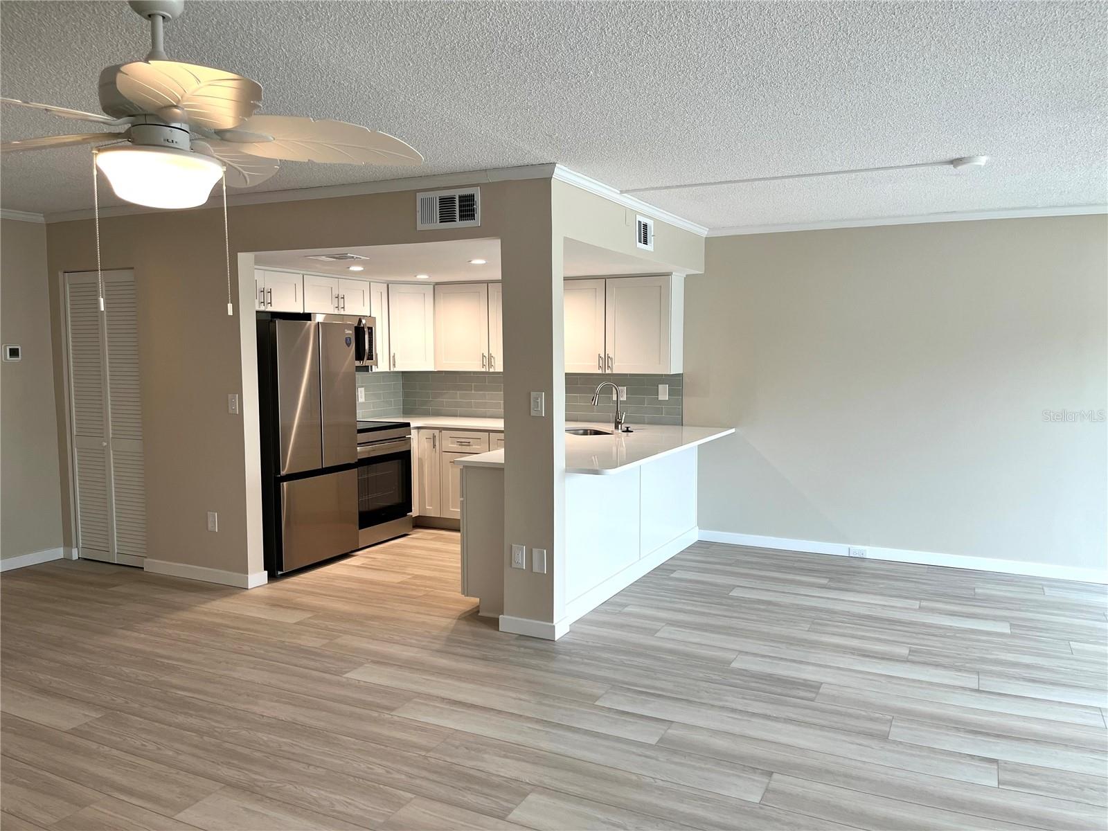 PENTHOUSE SHORES CONDO - Residential