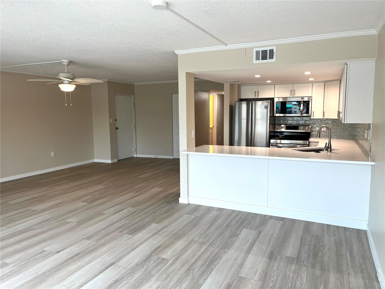 PENTHOUSE SHORES CONDO - Residential