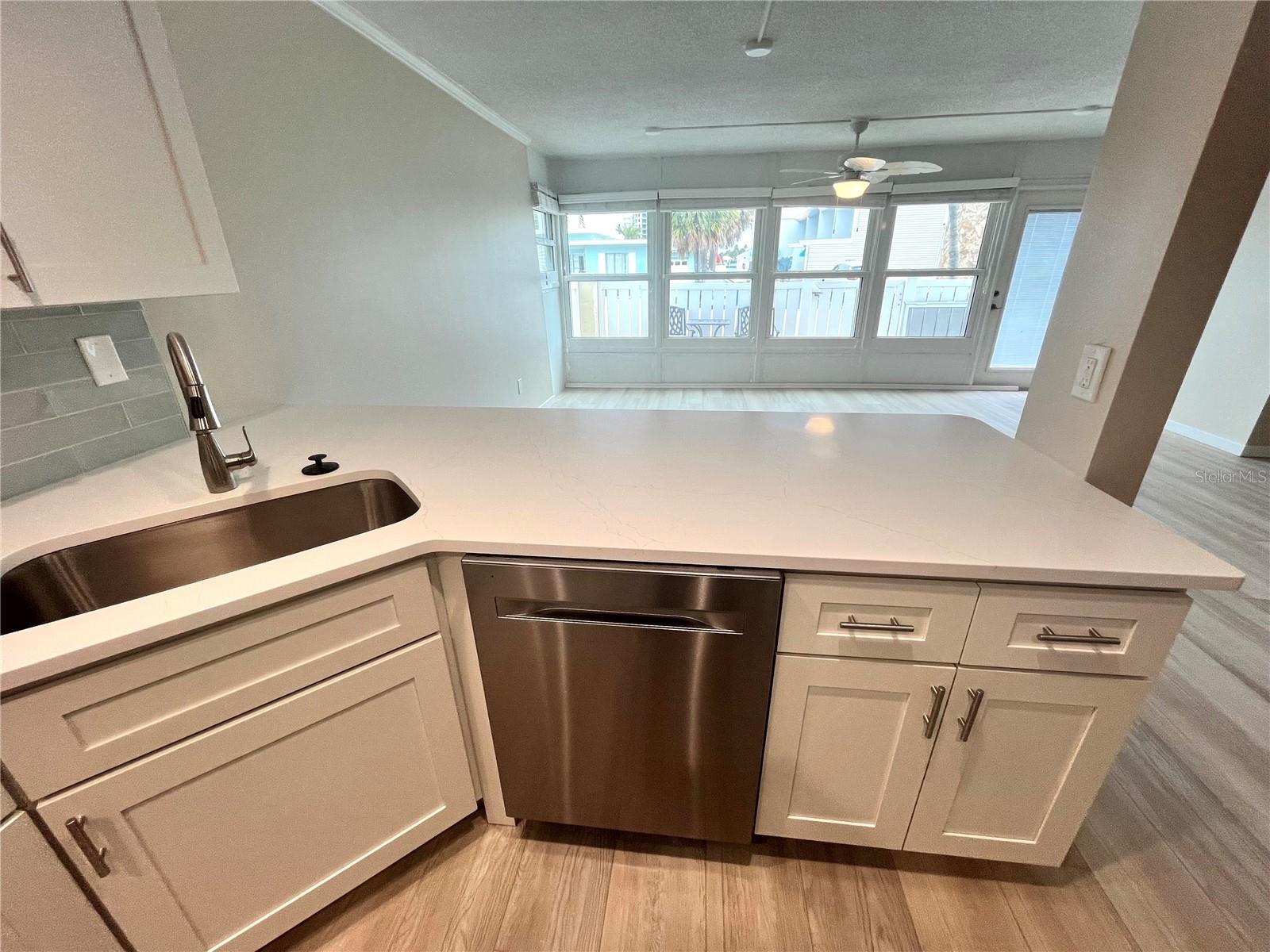 PENTHOUSE SHORES CONDO - Residential