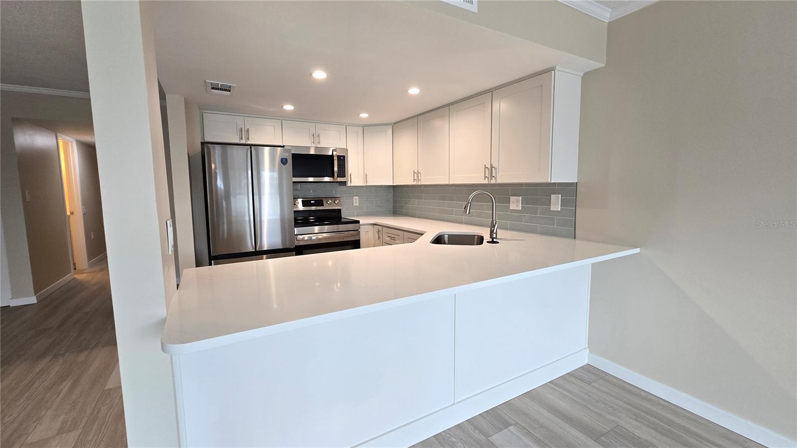 PENTHOUSE SHORES CONDO - Residential