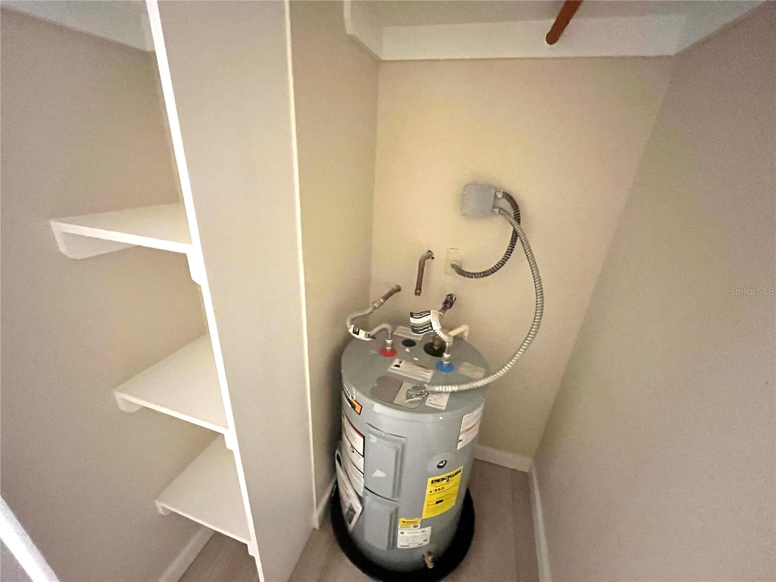 PENTHOUSE SHORES CONDO - Residential