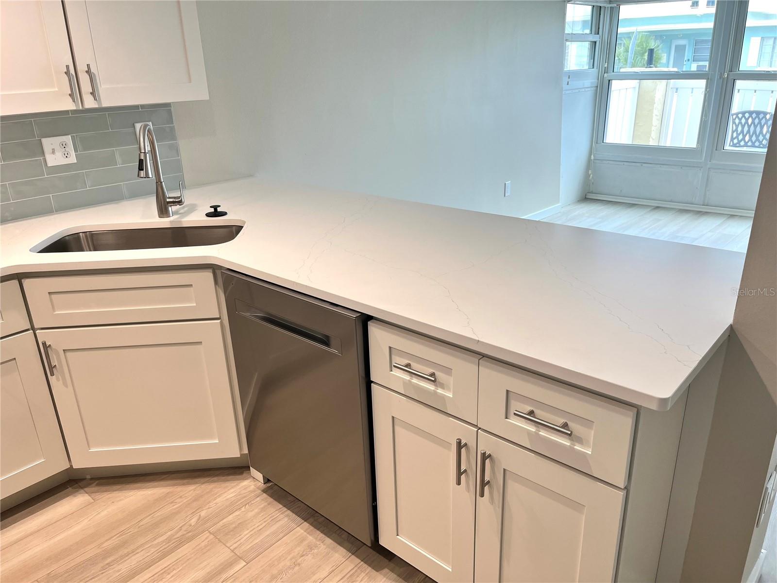 PENTHOUSE SHORES CONDO - Residential