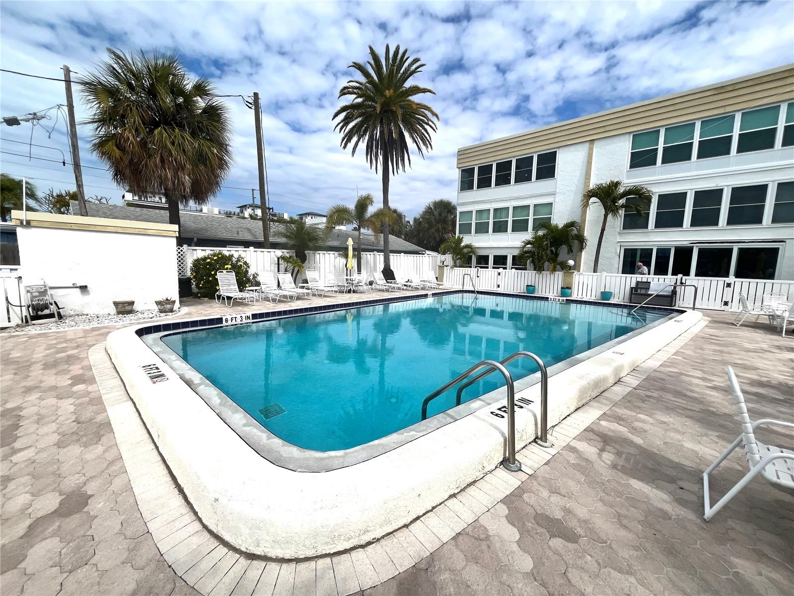 PENTHOUSE SHORES CONDO - Residential