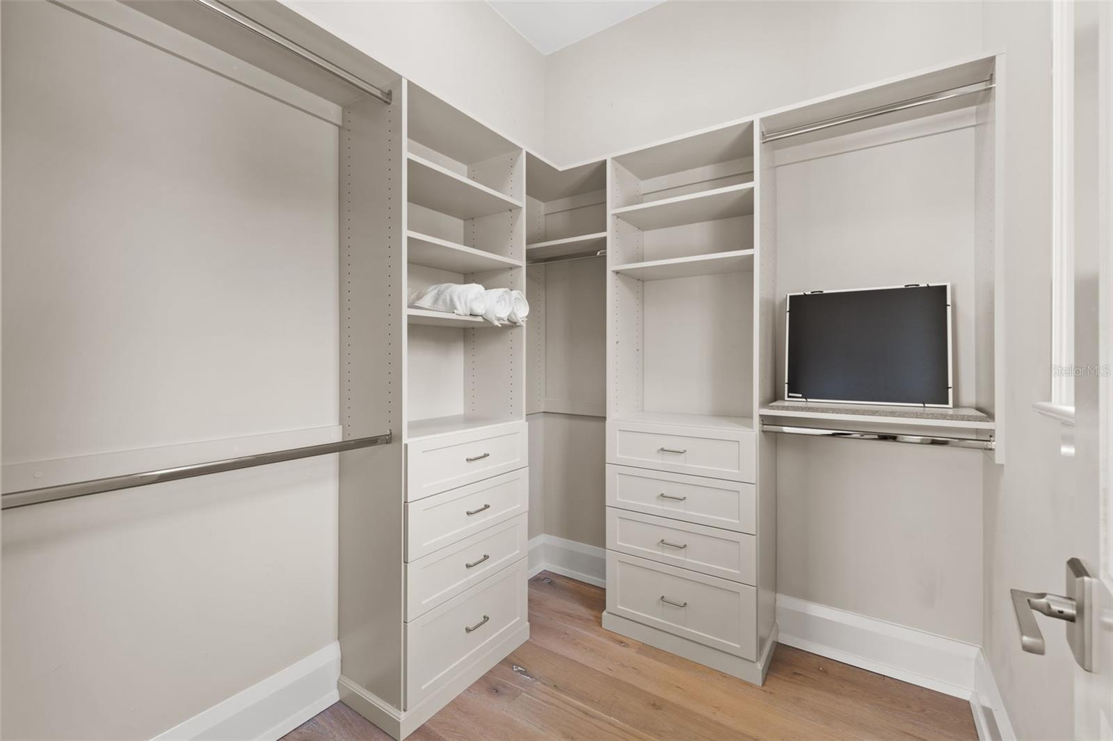 BAYSHORE ESTATES 3 - Residential