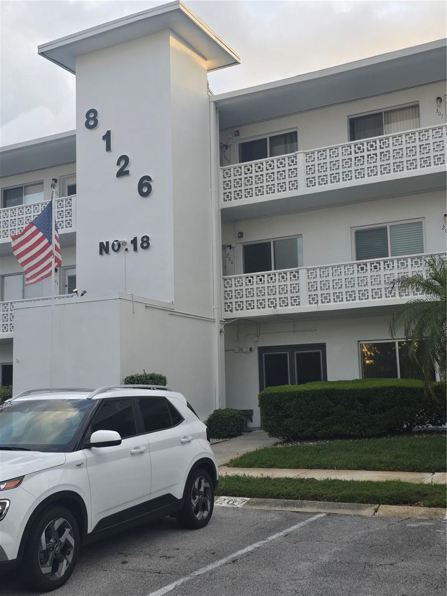 SEMINOLE GARDENS - 1 BEDROOM 1 BATHROOM with a NEW AIR CONDITIONER. There's a Florida room where you can overlook the backyard, the canal and landscaping. It also has a storage closet and the shared laundry. This popular 55+ community offers lots of amenities and activities. There's a pool/spa (heated year-round), a recreation center, billiards and shuffleboard. Activities include; card games, Bingo exercise and dance classes. The FREE SHUTTLE operating five days a week goes to Seminole City Center for all your shopping and dining needs. World famous Gulf beaches are only minutes away making this a perfect week-end getaway, snowbird, year-round or investor home.