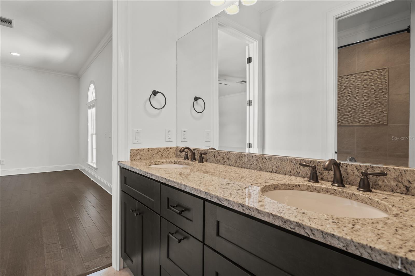 DAVIS ISLANDS - Residential