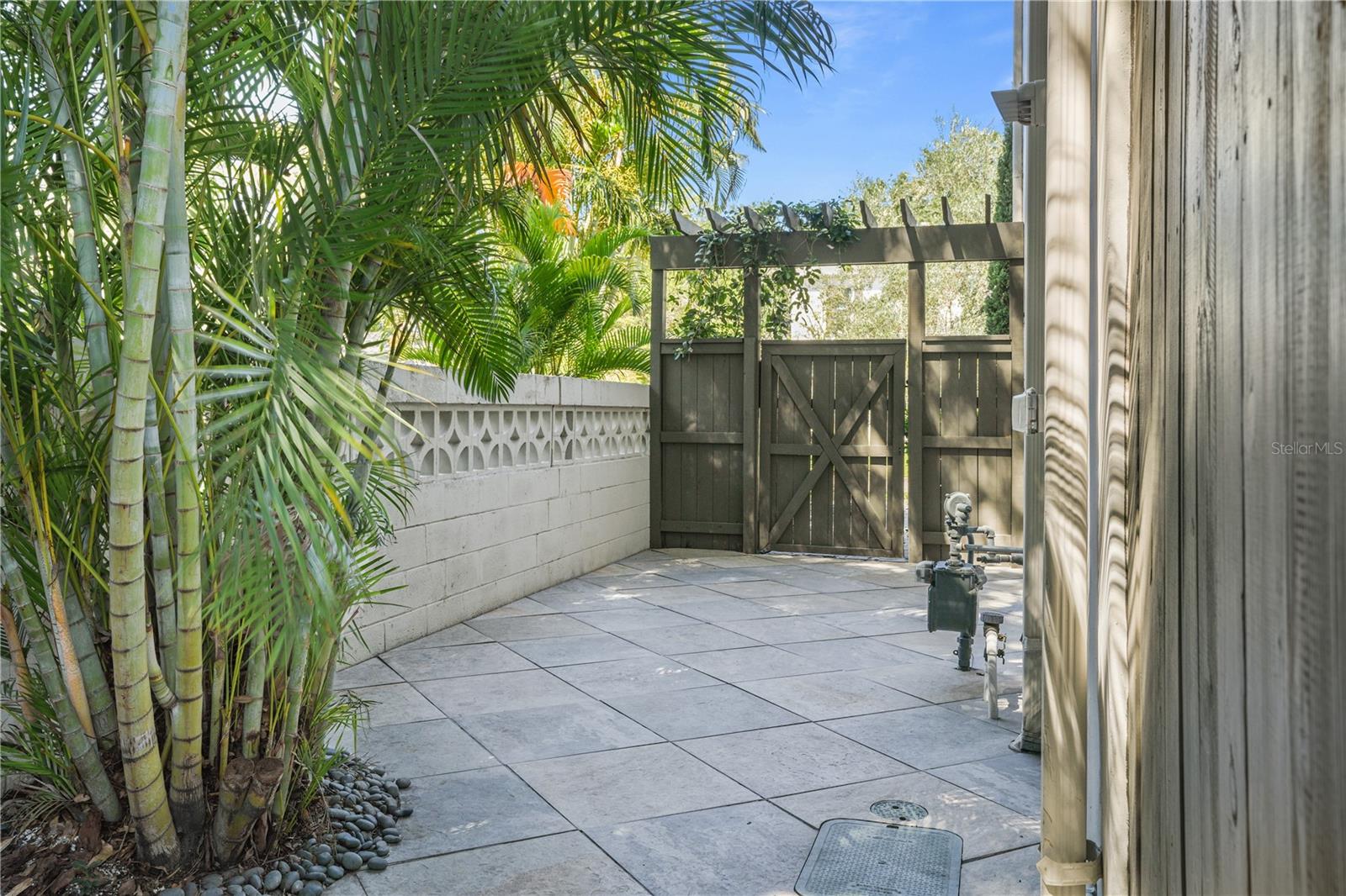 DAVIS ISLANDS - Residential