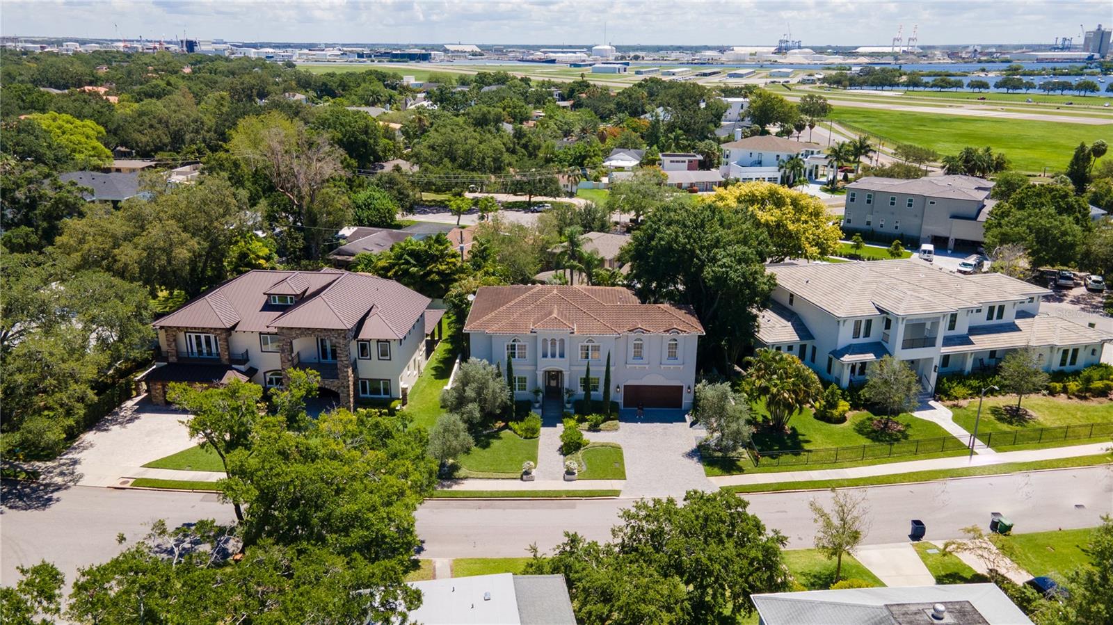 DAVIS ISLANDS - Residential