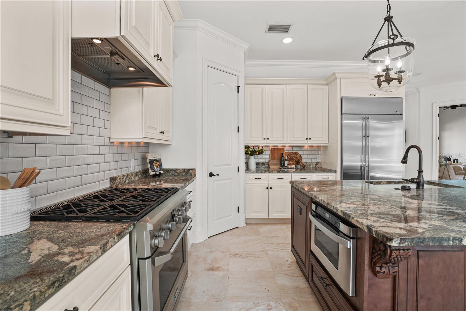 DAVIS ISLANDS - Residential