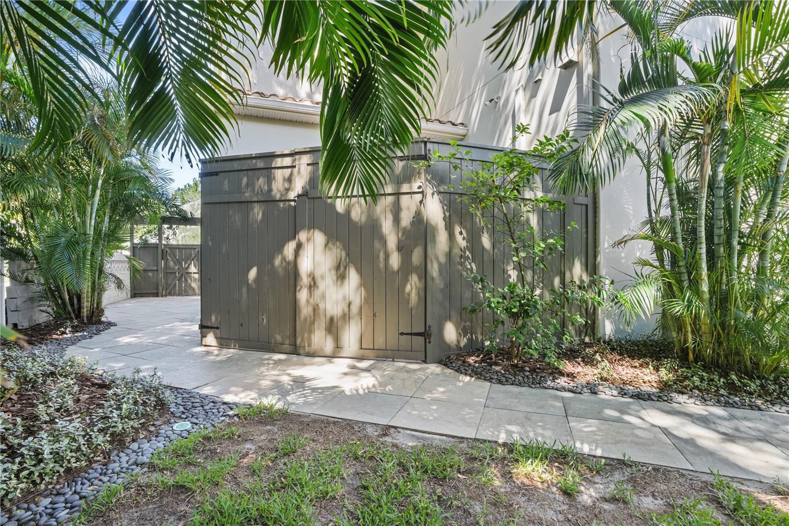 DAVIS ISLANDS - Residential