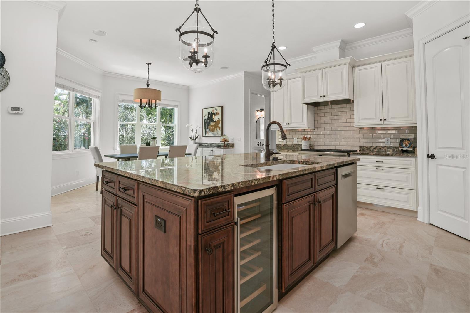 DAVIS ISLANDS - Residential