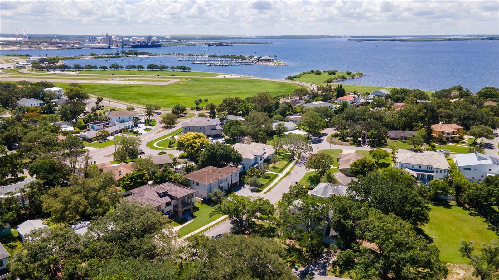 DAVIS ISLANDS - Residential