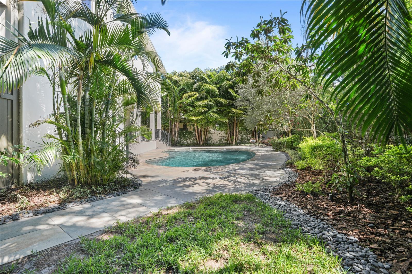 DAVIS ISLANDS - Residential