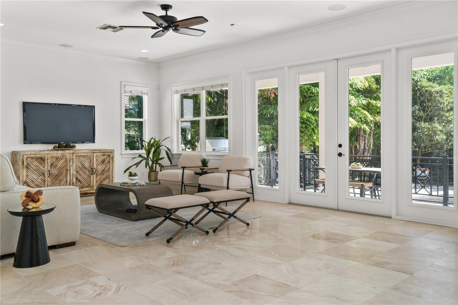 DAVIS ISLANDS - Residential