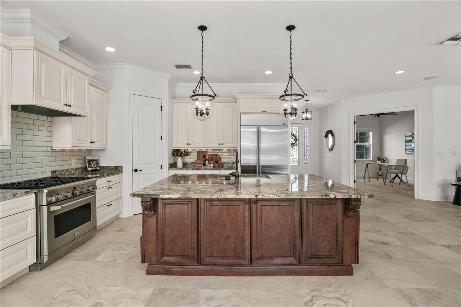 DAVIS ISLANDS - Residential