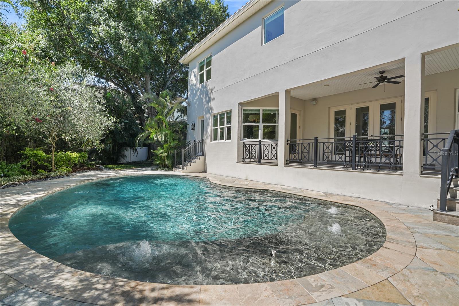 DAVIS ISLANDS - Residential