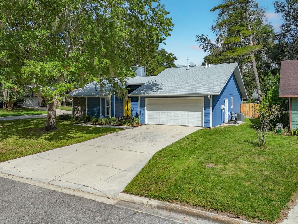 Photo of 4425 NW 61st Terrace, Gainesville, FL 32606 (MLS # R4912093)