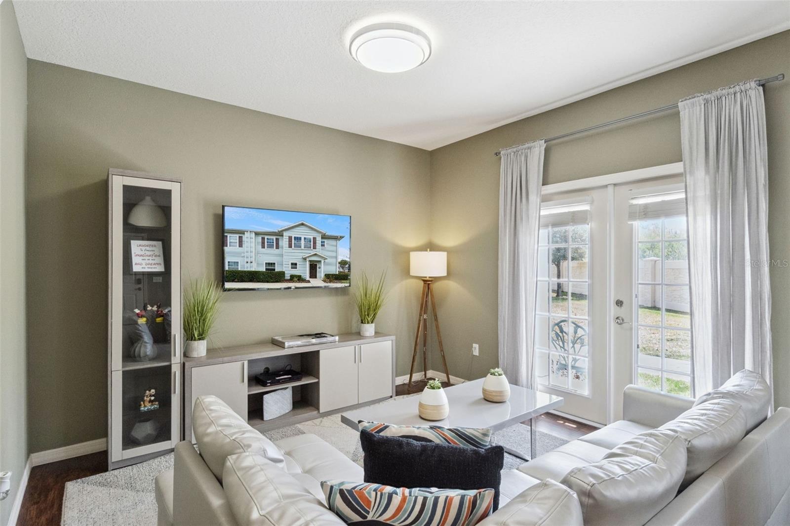 WEST LUCAYA VILLAGE - Residential