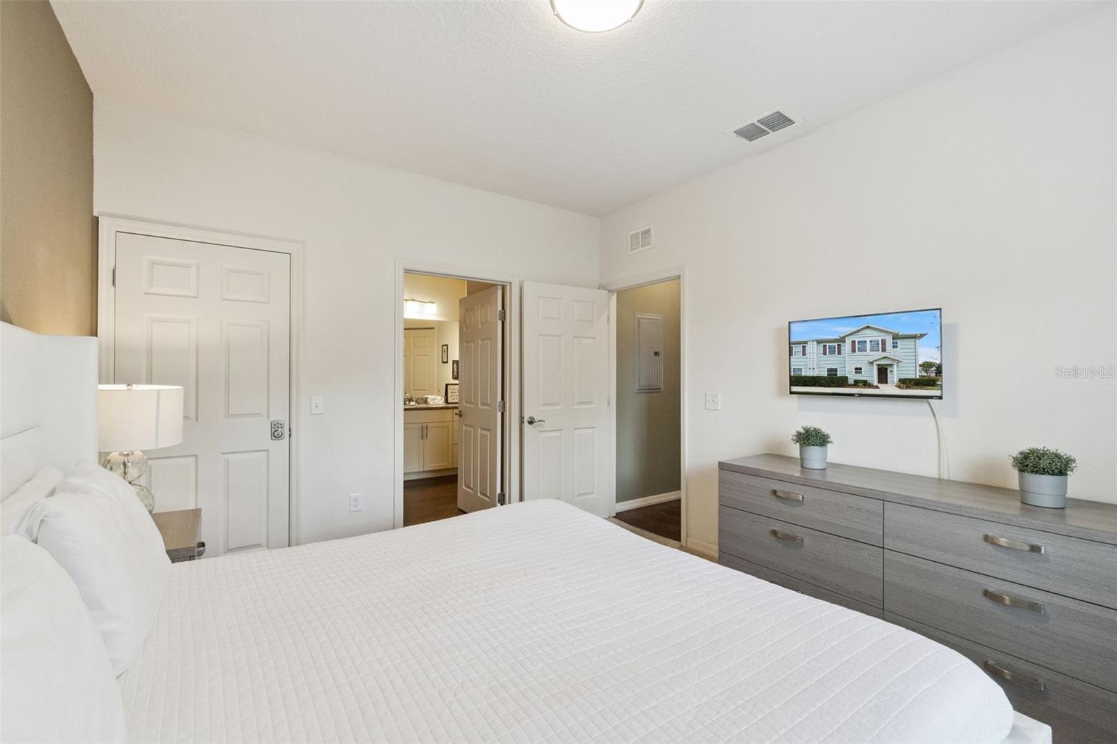 WEST LUCAYA VILLAGE - Residential