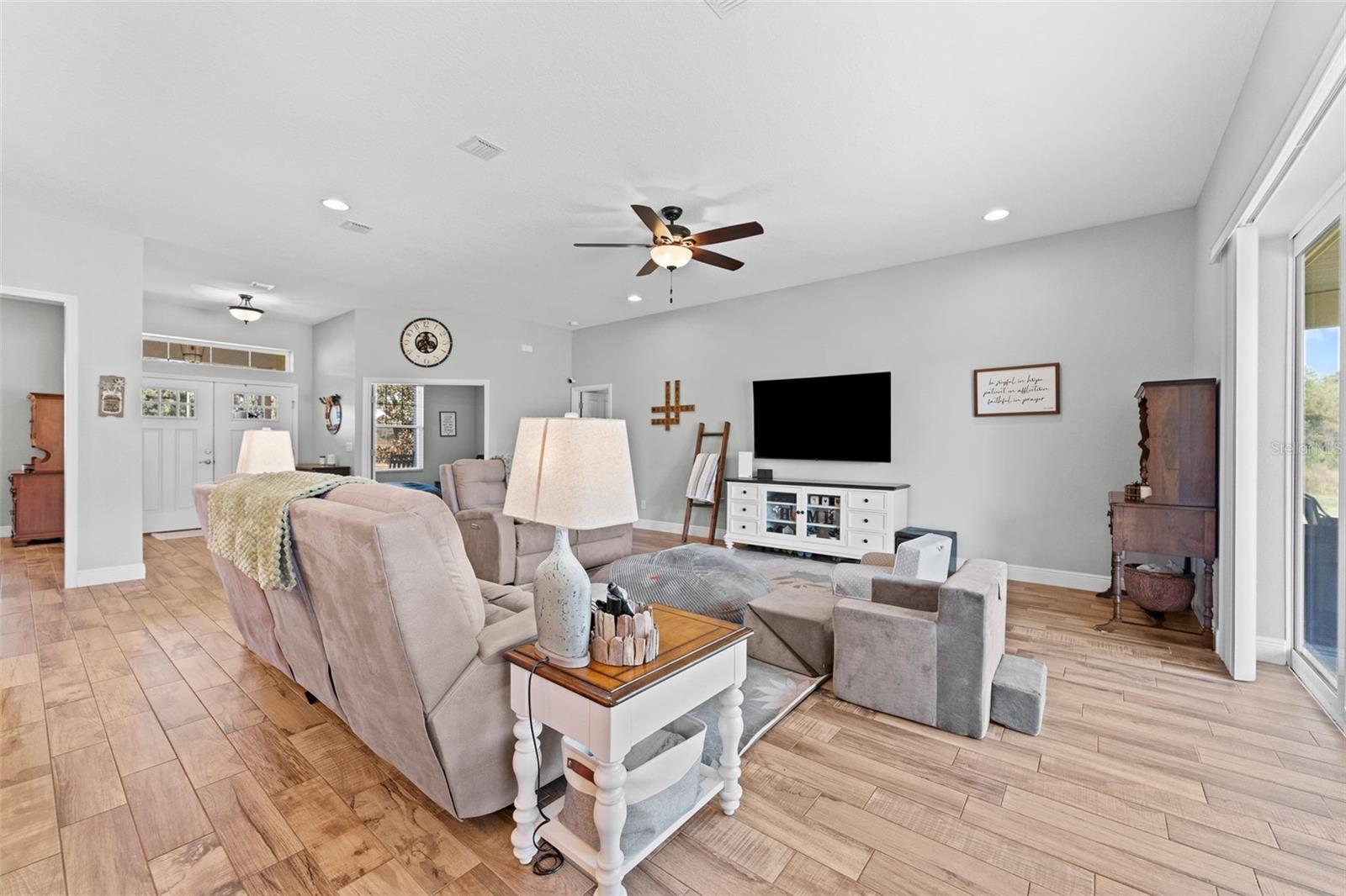 FRENCHS COUNTRY ESTATES - Residential