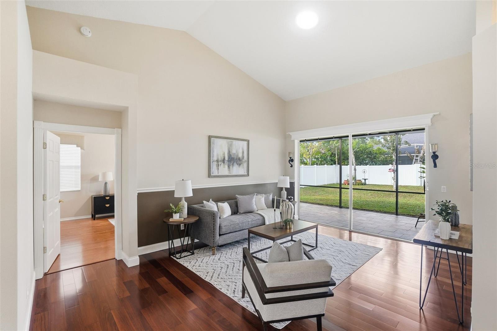 UNIVERSITY ESTATES - Residential