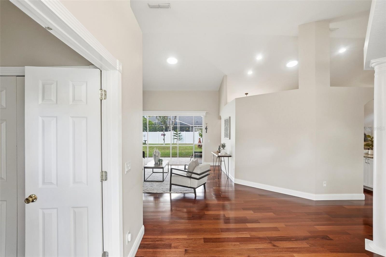 UNIVERSITY ESTATES - Residential