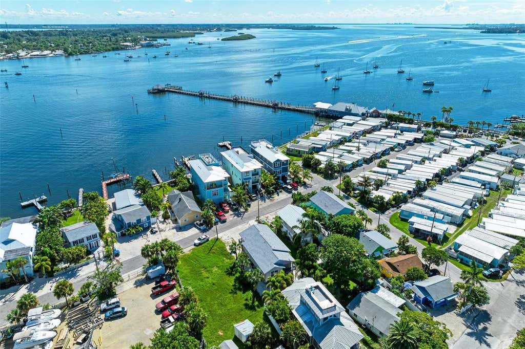Photo of 204 Bay Drive N, Bradenton Beach, FL 34217 (MLS # A4699063)