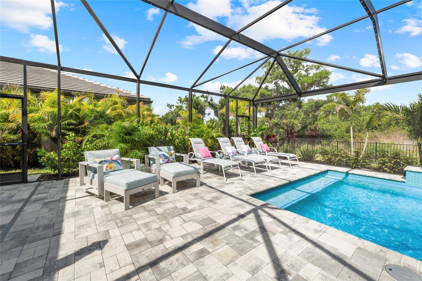 SAPPHIRE POINT PH IIIB - Residential