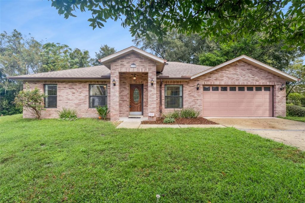 Photo of 1120 W Glen Falls Road, Deland, FL 32720 (MLS # S5136243)