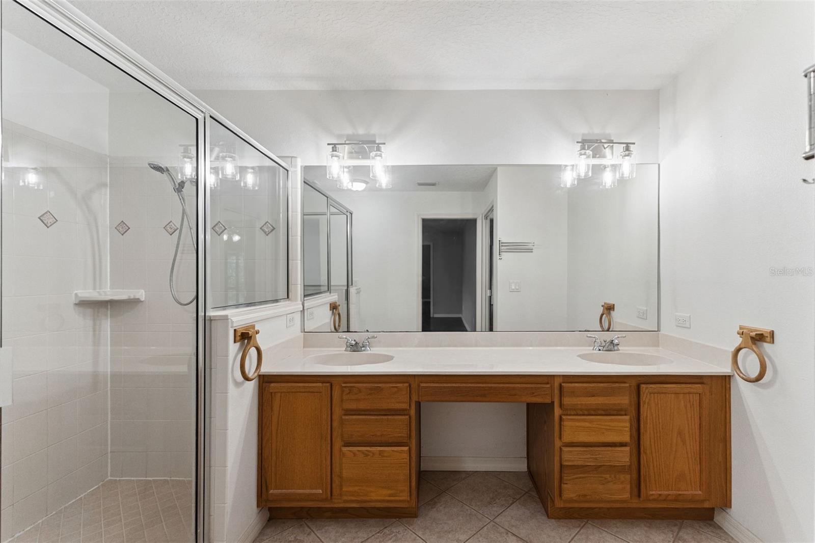 CASCADES UNIT 01 - Residential