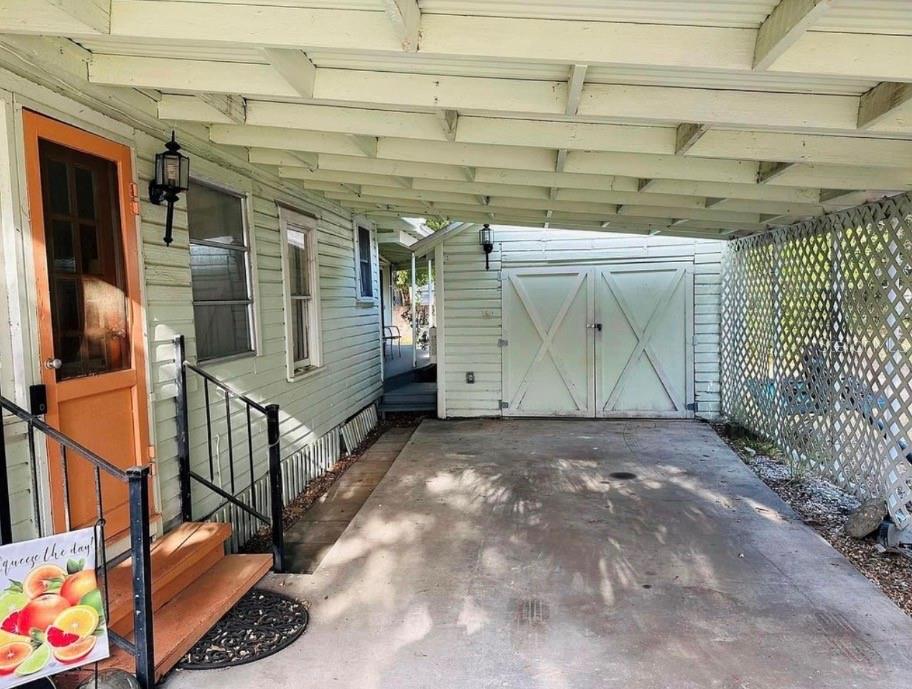 1121 ORANGE AVENUE