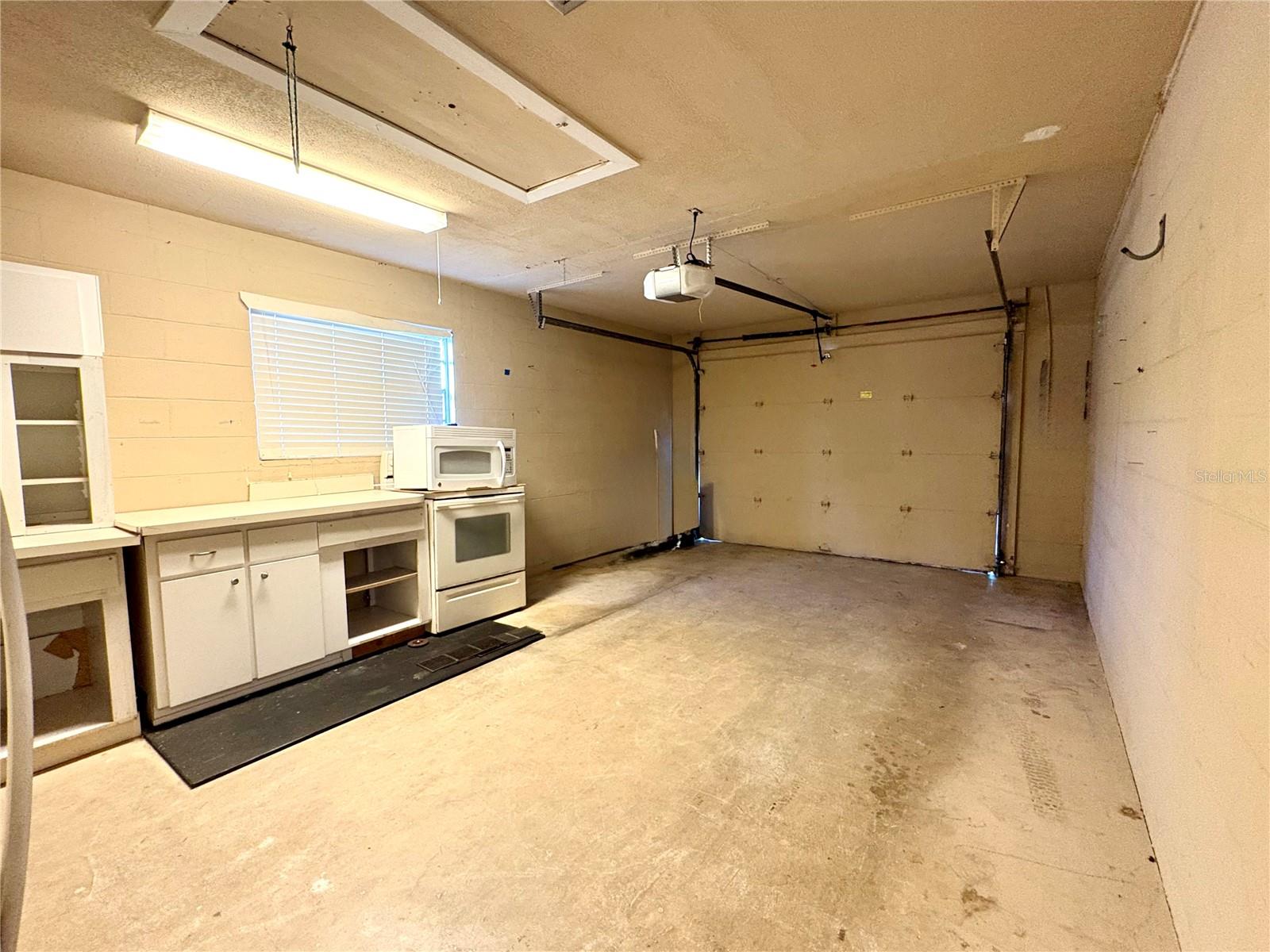 MARION OAKS UNIT 02 - Residential Lease