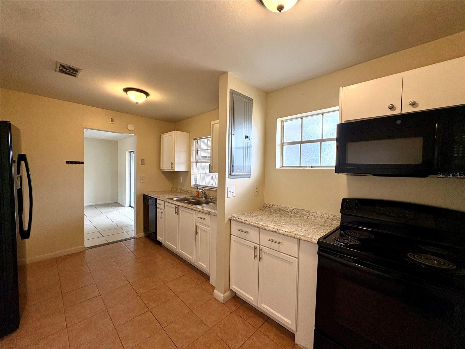 MARION OAKS UNIT 02 - Residential Lease