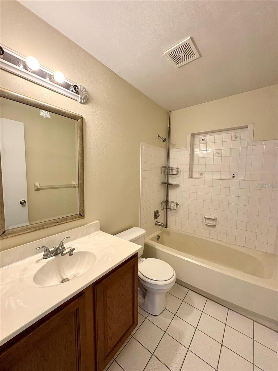 MARION OAKS UNIT 02 - Residential Lease