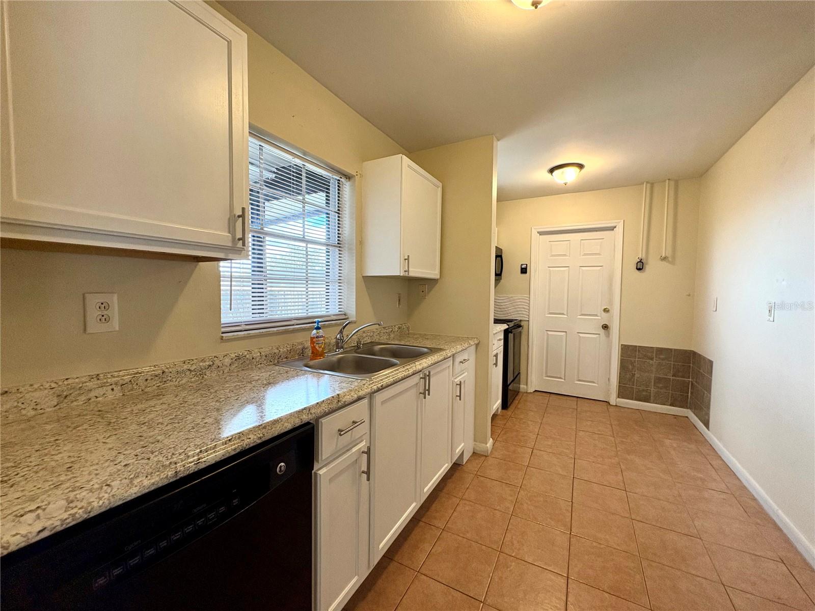 MARION OAKS UNIT 02 - Residential Lease