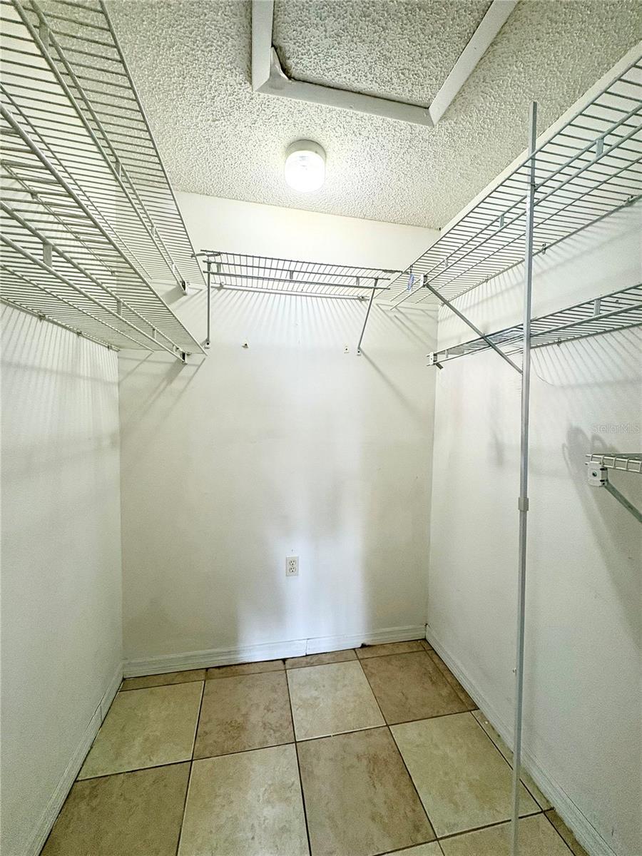 MARION OAKS UNIT 02 - Residential Lease