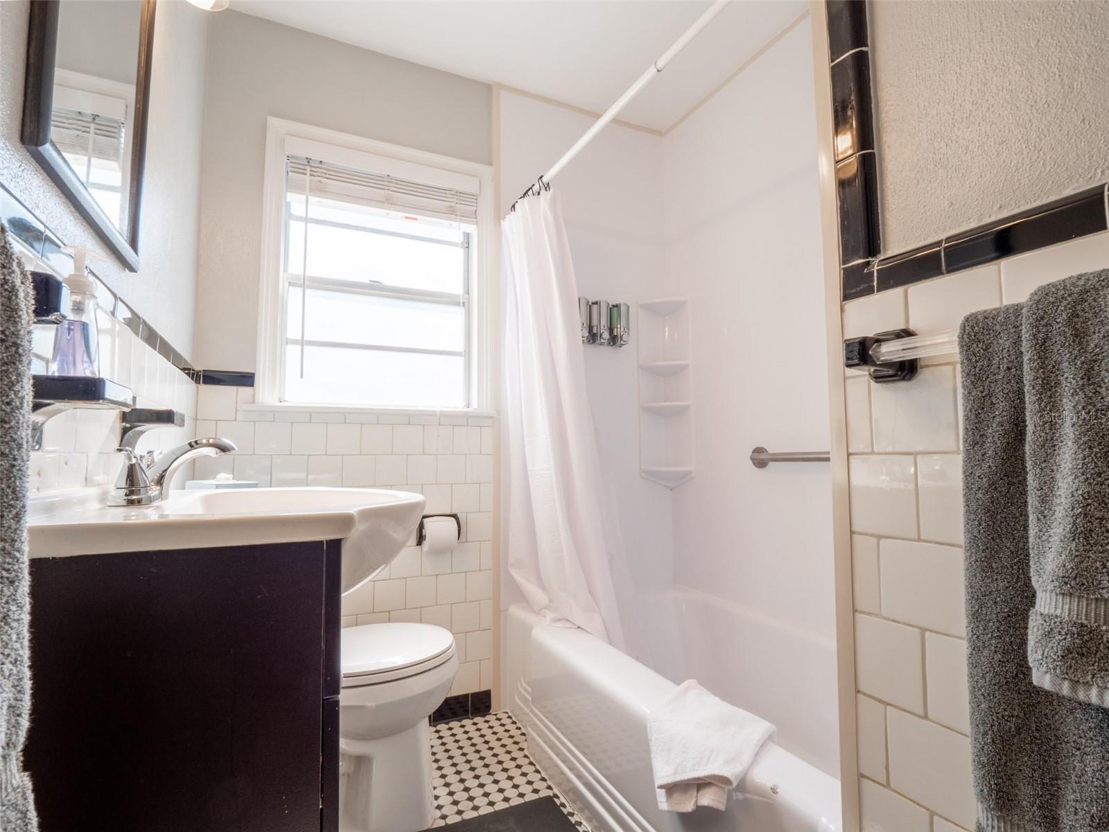 BREEZE HILL - Residential