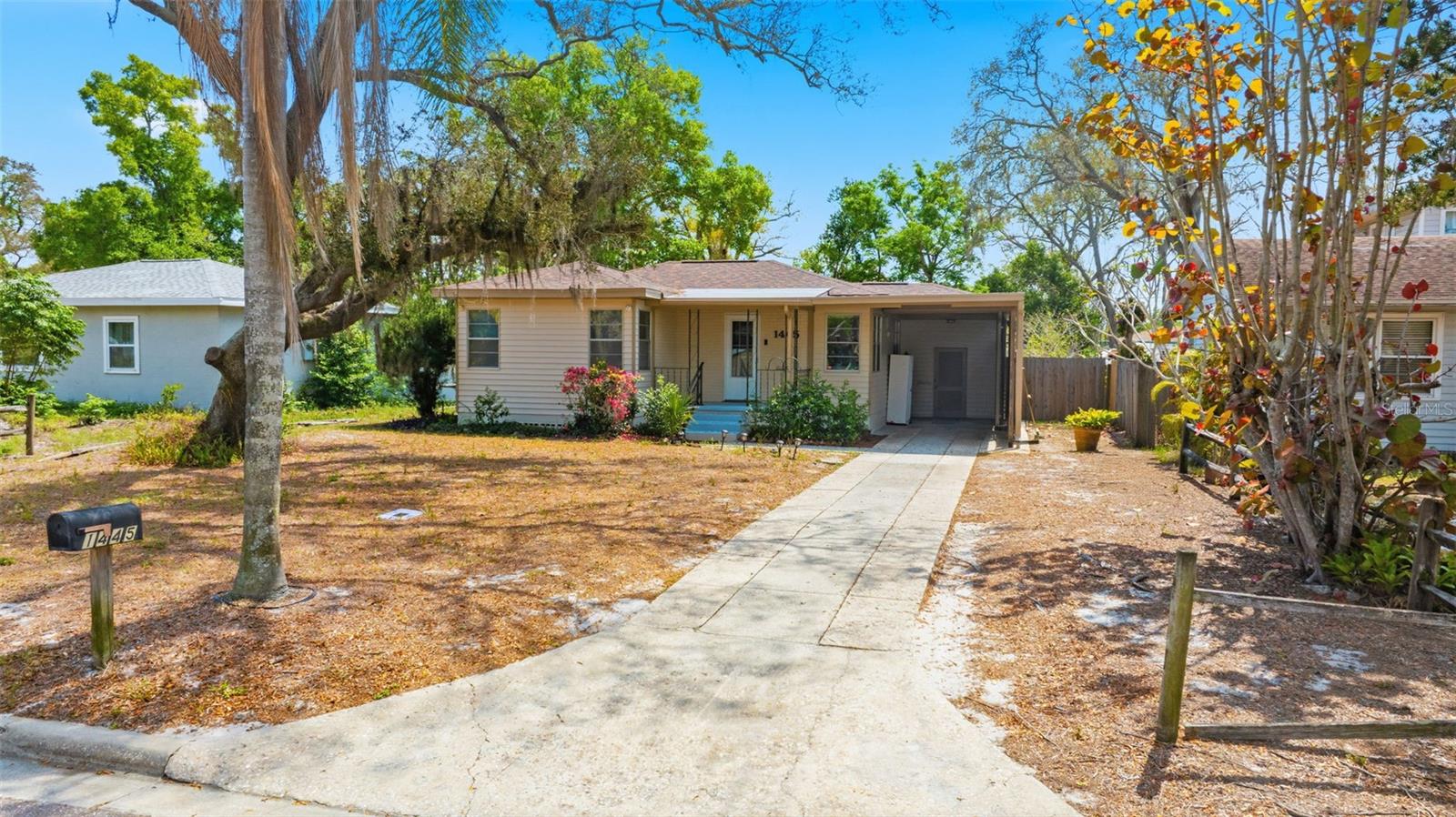 BREEZE HILL - Residential