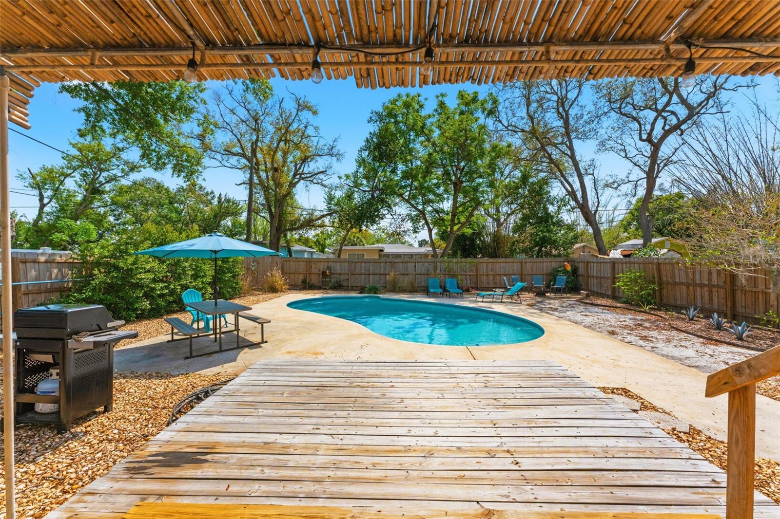 BREEZE HILL - Residential