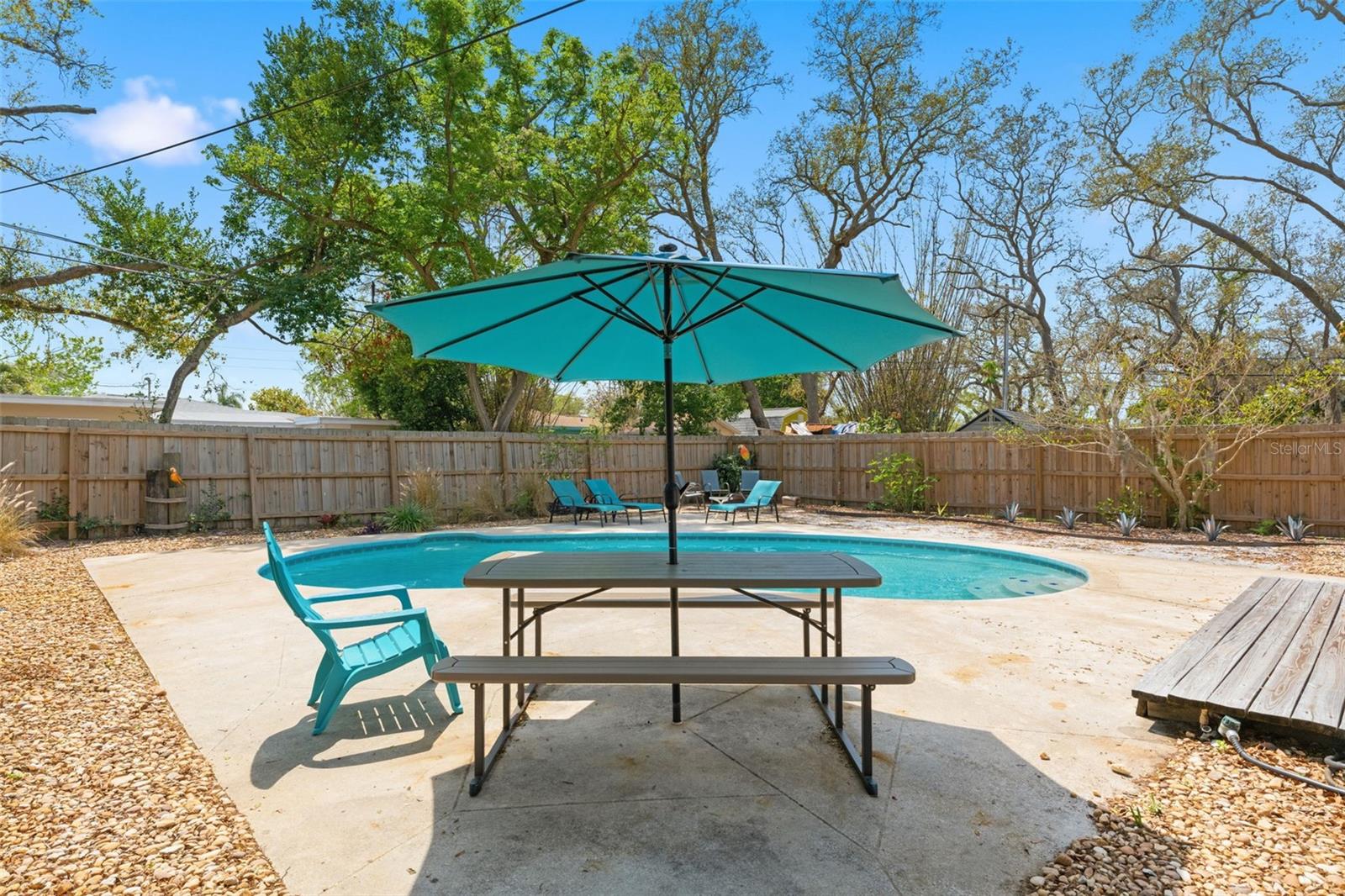 BREEZE HILL - Residential