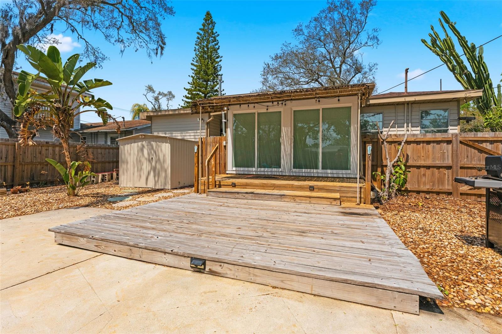 BREEZE HILL - Residential