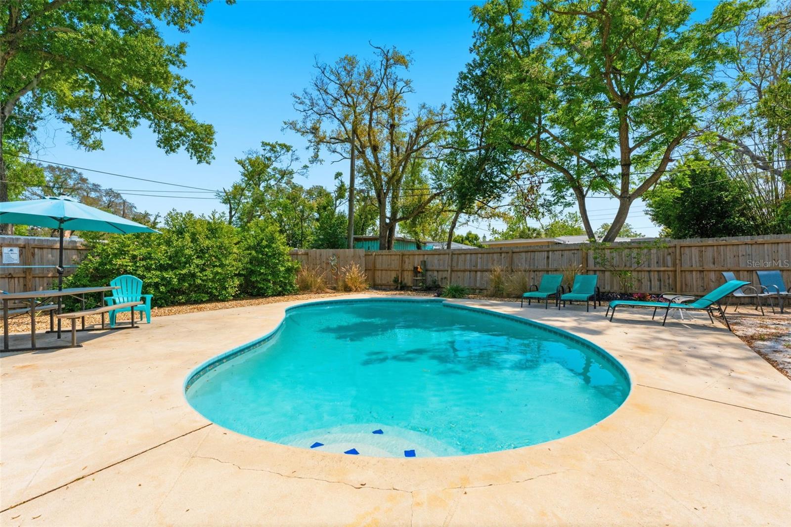 BREEZE HILL - Residential